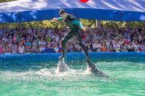 С артистами работает группа специалистов, в которую входят профессиональные тренеры и ветеринары