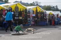 Выставка-ярмарка Школьный базар на площади у кинотеатра Россия