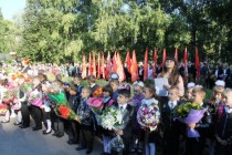 Глава администрации Нижнего Новгорода Олег Кондрашов поздравил с началом учебного года учителей и учеников нижегородских школ