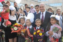 Глава администрации Нижнего Новгорода Олег Кондрашов поздравил с началом учебного года учителей и учеников нижегородских школ