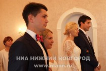 Двойная свадьба в первый день работы отремонтированного ЗАГСА