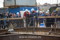 Олег Кондрашов проверил ход работ по реконструкции участка канализационного коллектора диаметром 2000 миллиметров в районе будущей станции метро Стрелка