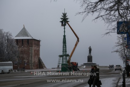 Установка новогодних елок в Нижнем Новгороде