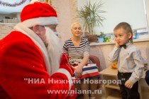 Глава Нижнего Новгорода Олег Сорокин принял участие в акции Дед Мороз идет в гости в костюме Деда Мороза
