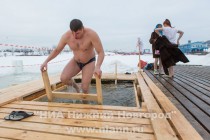 Нижегородцы отметили Крещение купанием в водоемах города