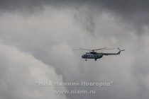 Вертолет со второй группой спасателей