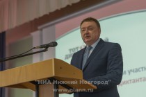 С приветсвенным словом выступил ректор НГЛУ Борис Жигалёв