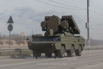 Тренировка механизированной колонны, которая примет участие в параде в ознаменование 70-ой годовщины Победы в Великой Отечественной войне состоялась в Нижнем Новгороде