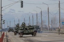 Тренировка механизированной колонны, которая примет участие в параде в ознаменование 70-ой годовщины Победы в Великой Отечественной войне состоялась в Нижнем Новгороде