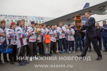 Хоккеисты Чайки прилетели в Нижний Новгород с Кубком Харламова