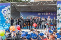 Торжественное шествие профсоюзов предприятий Нижнего Новгорода и области