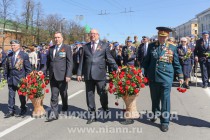 Возложение цветов к Вечному Огню в Нижегородском кремле
