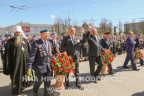 Возложение цветов к Вечному Огню в Нижегородском кремле