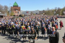 Возложение цветов к Вечному Огню в Нижегородском кремле