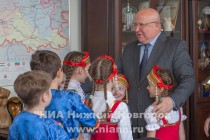 Губернатор Нижегородской области Валерий Шанцев встретился с учениками 3 В класса средней общеобразовательной школы №48 Нижнего Новгорода – авторами книги Сказка про чудеса