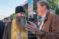 Освящение Нижнего Новгорода с аэростата митрополитом Нижегородским и Арзамасским Георгием