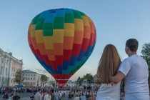 Освящение Нижнего Новгорода с аэростата митрополитом Нижегородским и Арзамасским Георгием