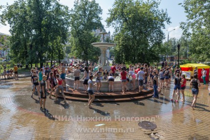 Флешмоб под названием Водная битва прошел в Нижнем Новгороде