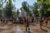 Флешмоб под названием Водная битва прошел в Нижнем Новгороде