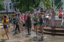 Флешмоб под названием Водная битва прошел в Нижнем Новгороде