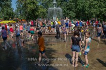Флешмоб под названием Водная битва прошел в Нижнем Новгороде