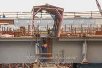Строительные работы и подготовка к монтажу арочной пролетной конструкции на дублере Борского моста в Нижнем Новгороде
