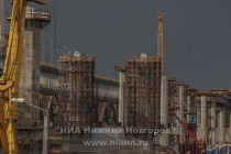 Строительные работы и подготовка к монтажу арочной пролетной конструкции на дублере Борского моста в Нижнем Новгороде