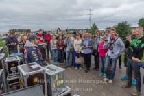 Участники пресс-тура на фестивальное поле в поселке Большое Козино в преддверии крупнейшего в России фестиваля электронной музыки и современных технологий Alfa Future People (AFP)