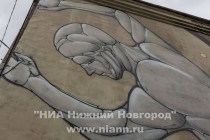 Атлант украсил дом в переулке Гаршина в Нижнем Новгороде, в рамках фестиваля Новый город: Древний