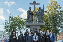 Открытие памятника, посвященного Воздвижению Животворящего Креста, на площади Лядова в Нижнем Новгороде