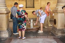 Самым популярным источником Мельничной колоннады считается Млынский (Мельничный), температура воды в нем +56°C