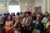 На открытие выставки Счастливое время художника Наталии Панковой собралось очень много почитателей её таланта