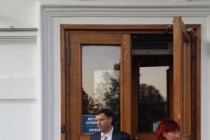 Заместитель главы администрации Нижнего Новгорода Владимир Никонов после торжественного открытия вернулся на рабочее место