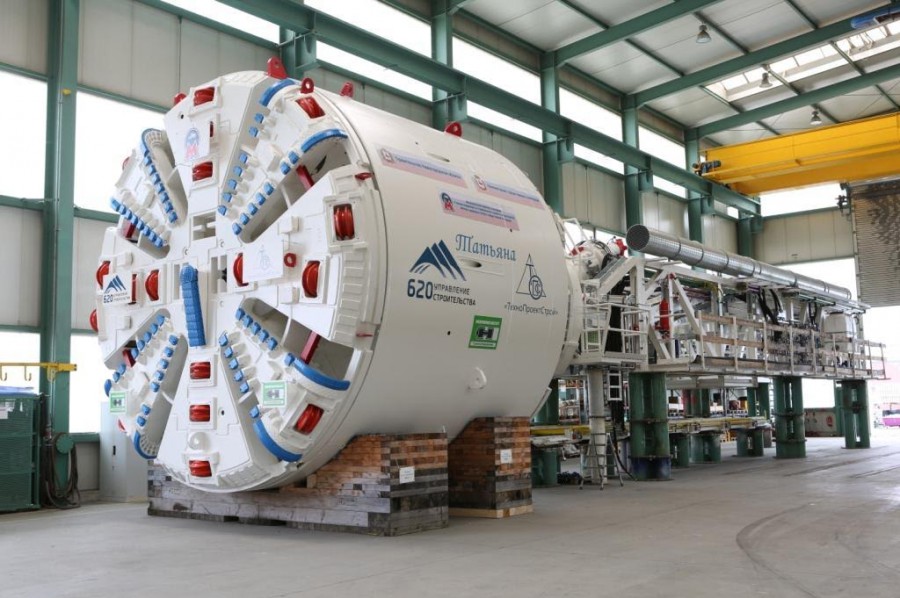Herrenkneht AG  начал доставлять в Нижний Новгород тоннелепроходческий щит для строительства метро в начале октября 2015 года