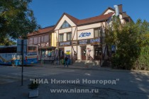 Отель Лето расположен в курортной зоне, в 300 м от побережья Черного моря