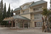 В течение десяти дней в отеле Palmira Palace работала своеобразная творческая лаборатория, где художники разных стран в процессе живого общения открывали