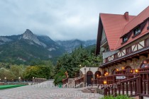 В амфитеатре Ай-Петри и на границе с Ялтинским лесным Заповедником расположился уникальный эко-отель Поляна Сказок