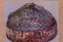 Нижегородские археологи представили общественности редкую находку - волосник, дорогой головной убор замужней женщины