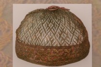 Нижегородские археологи представили общественности редкую находку - волосник, дорогой головной убор замужней женщины