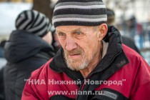 Раздача горячих обедов и новогодних подарков людям без определенного места жительства