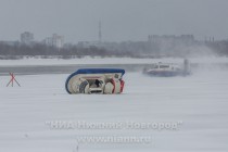 Судно на воздушной подушке развило большую скорость и вошло в поворот под слишком острым углом, что повлекло за собой опрокидывание