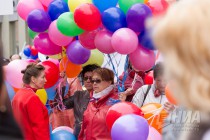 Шествие Первомайской колонны по улице Большая Покровская в Нижнем Новгороде