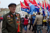 Шествие Первомайской колонны по улице Большая Покровская в Нижнем Новгороде