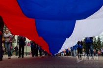 Шествие Первомайской колонны по улице Большая Покровская в Нижнем Новгороде