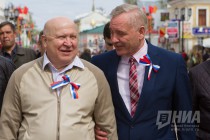 Шествие Первомайской колонны по улице Большая Покровская в Нижнем Новгороде