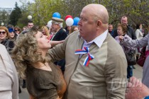 Шествие Первомайской колонны по улице Большая Покровская в Нижнем Новгороде