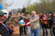 Шествие Первомайской колонны по улице Большая Покровская в Нижнем Новгороде