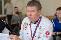 Член жюри профессионального конкурса V фестиваля кулинарного искусства Арзамасский гусь шеф повар Михаил Дряхлов