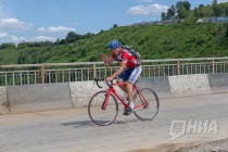 Несмотря на запрещающие знаки, некоторые пытаются воспользоваться закрытым на ремонт мостом