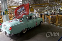 Участники пробега проехали через главный конвейер предприятия